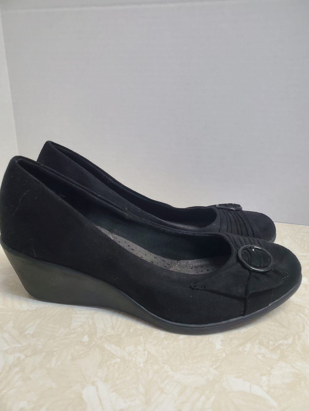 dexflex comfort Black Wedge Ballet Flats with Decorative Buckle